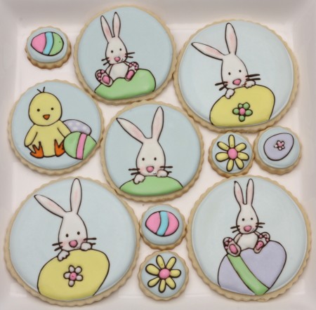 tray-of-decorated-easter-cookies-450x442